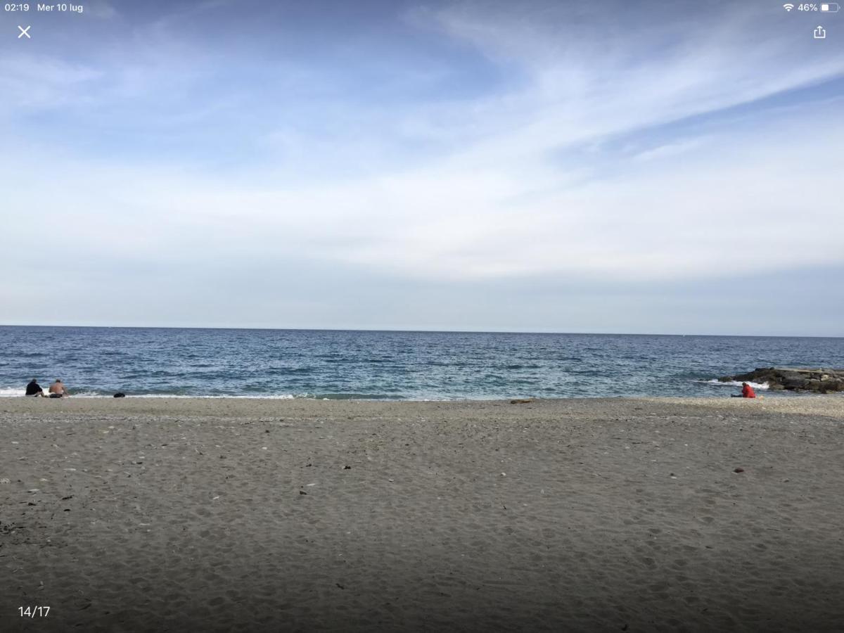 Babyaccommodation Family Sea & Box Pietra Ligure Bagian luar foto