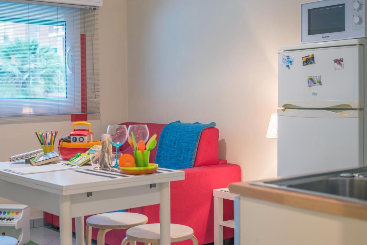 Babyaccommodation Family Sea & Box Pietra Ligure Bagian luar foto