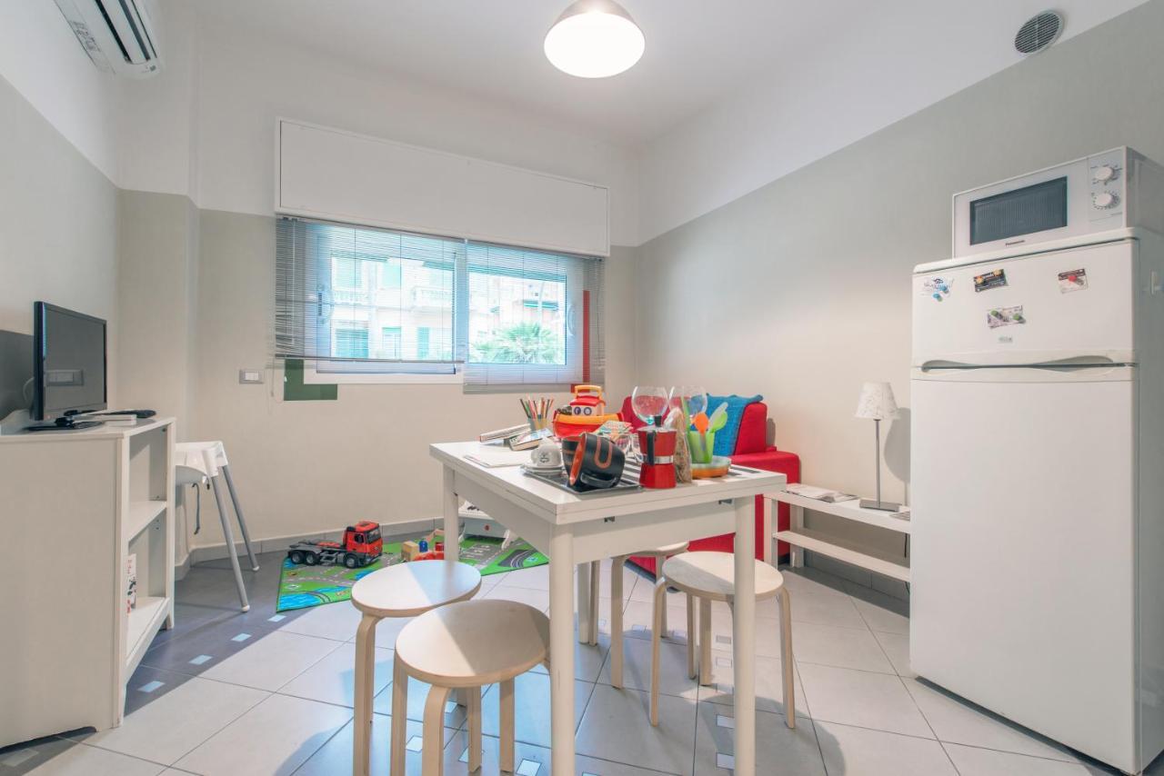Babyaccommodation Family Sea & Box Pietra Ligure Bagian luar foto